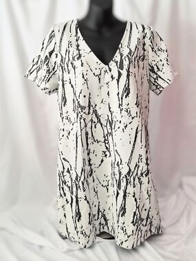 Missguided Monochrome Abstract "Marble" Shift Dress